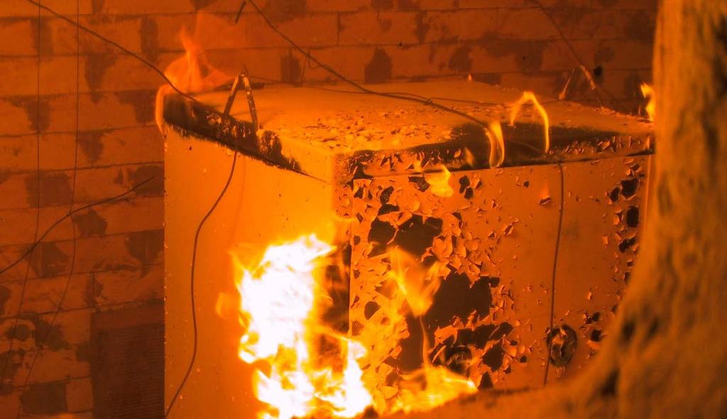 Brandwerend De temperatuur van een brand wordt beïnvloed door verschillende zaken zoals: De tijdsduur van de brand Verschillende materialen Is het een lopend of een stilstaand vuur Feit is dat de