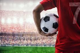 juiste spelbegeleiding VOETBAL TOP Met voldoende technische vaardingheden Zich door middel van het voetballen, zowel mentaal als fysiek, te