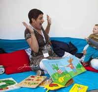 0 tot 4 jaar Workshop Wapperkids, voorlezen met gebaren NIEUW! Waarom voorlezen met gebaren? Wanneer je gaat voorlezen met gebaren, geef je kinderen een extra mogelijkheid het verhaal goed te volgen.