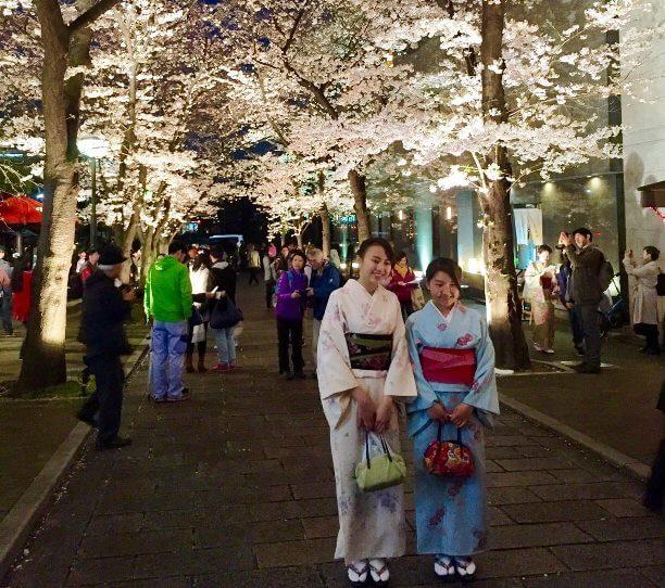 Eind maart, begin april is de tijd van de kersenbloesem. Een periode van bezinning én feesten voor de Japanners.