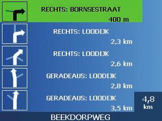 Om het Volgende Afslag-scherm te bekijken wanneer een route berekend is, toetst u om door de schermen te lopen. De volgende instructie. Richting van de volgende afslag.