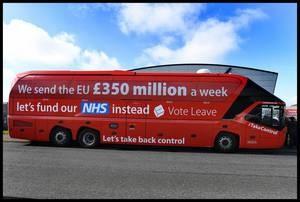 Vooral de leave-campagne viel door de mand: Herinvesteren in de gezondheidszorg: Nigel Farage reed gedurende de Leave-campagne rond met een bus met het opschrift:
