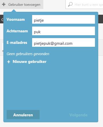 Je klikt op + Gebruiker toevoegen. Vul de voornaam van gebruiker in. Vul de achternaam van gebruiker in. Vul het e-mailadres van de gebruiker in. Je klikt op toevoegen.