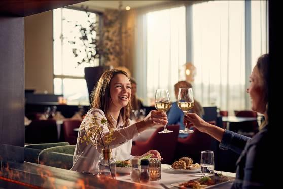 Drankenarrangementen Een drankenarrangement bestaat uit: Onbeperkt huiswijn (rood, wit en rosé), Bavaria tapbier, frisdrank en vruchtensap Afsluitend een kopje