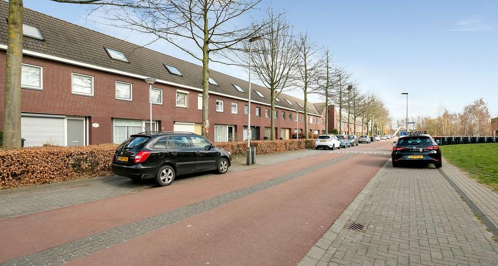 kenmerken soort woning tussenwoning woonoppervlakte 106 m² perceeloppervlakte 153 m² inhoud 320 m³ kamers 5 slaapkamers 4 bouwjaar 1997 vraagprijs 215.000 k.k. Roodeschoolstraat 51 5035 CD Tilburg