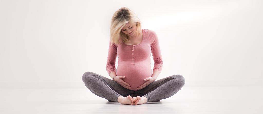 Neem dus contact met ons op zodra je weet dat je zwanger bent en lees onderstaande informatie goed door. Over het algemeen adviseren wij zwangere vrouwen om een cursus Zwangerschaps- yoga te volgen.