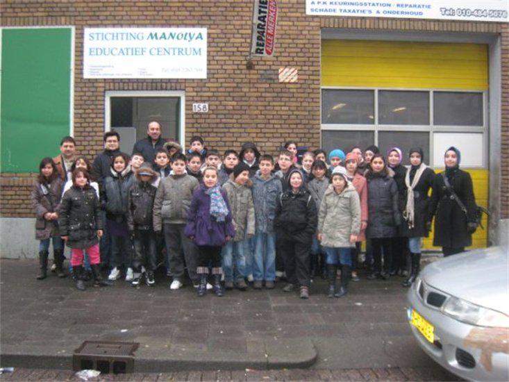 school en de andere culturen die hierin actief zijn, vormt een belangrijk punt van aandacht.