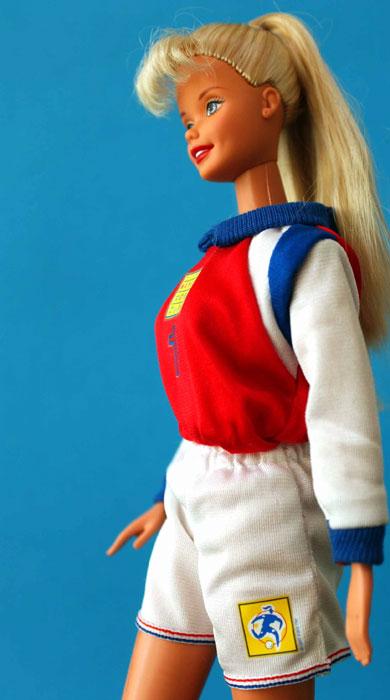 In 1999 werd Barbie profvoetballer. Als Soccer Barbie nam zij deel aan het in dat jaar in de U.S.A. gehouden derde Wereldkampioenschap Vrouwen.