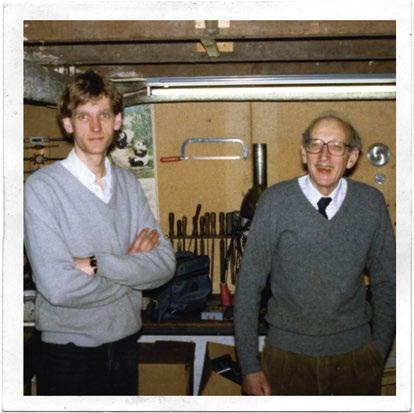 keukenkastje met lade geplaatst kan worden. 1988 Eerste door Niels Peteri gebouwde serie (100 stuks).
