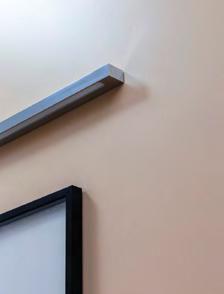 Dursilite Gloss Half-glanzende muurverf voor gebruik binnenshuis; duurzaam, hoge kwaliteit, vlekbestendig.