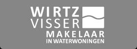 125 m2 - Liggeld: 562,- per jaar Grote watervilla met nieuwe keuken, badkamer en vloerverwarming (2015). Deze woning met heerlijke beschutte tuin (ca. 125 m2) v.v. een groot terras en een garage, ligt aan de rand van de Bongerd, een nieuwe woonwijk met goede voorzieningen en bovendien op 5 minuten lopen van de NDSM.