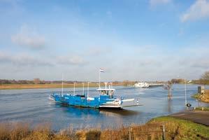 V ilg e > 2 A67 472 m2 8> Venlo < Eindhoven wenst; een supermarkt, drogisterij, traiteur, bloemenwinkel, < 15,2 optimaal.