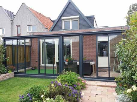 In combinatie met de Serena vaste beglazing kan een terrasoverkapping zowel aan de zijkanten als aan de voorkant afgesloten worden.