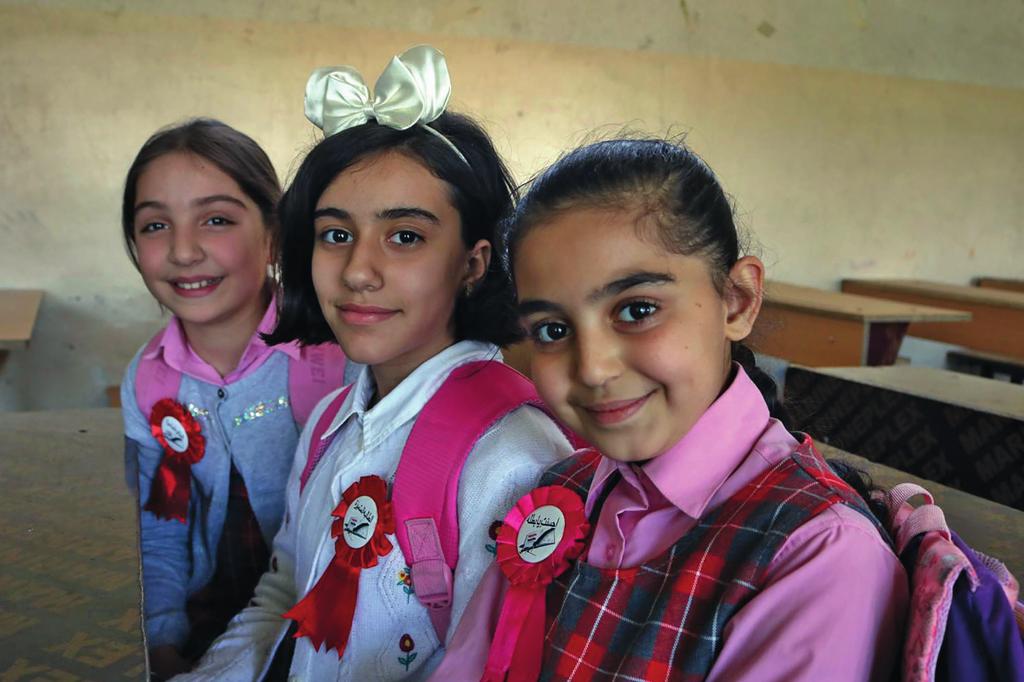 Irak: weer na school na IS Tabarak, Safa en Dima zijn tien jaar en wonen in de stad Mosul in Irak. Toen IS de baas was in Mosul, zijn we maar één jaar naar school geweest.