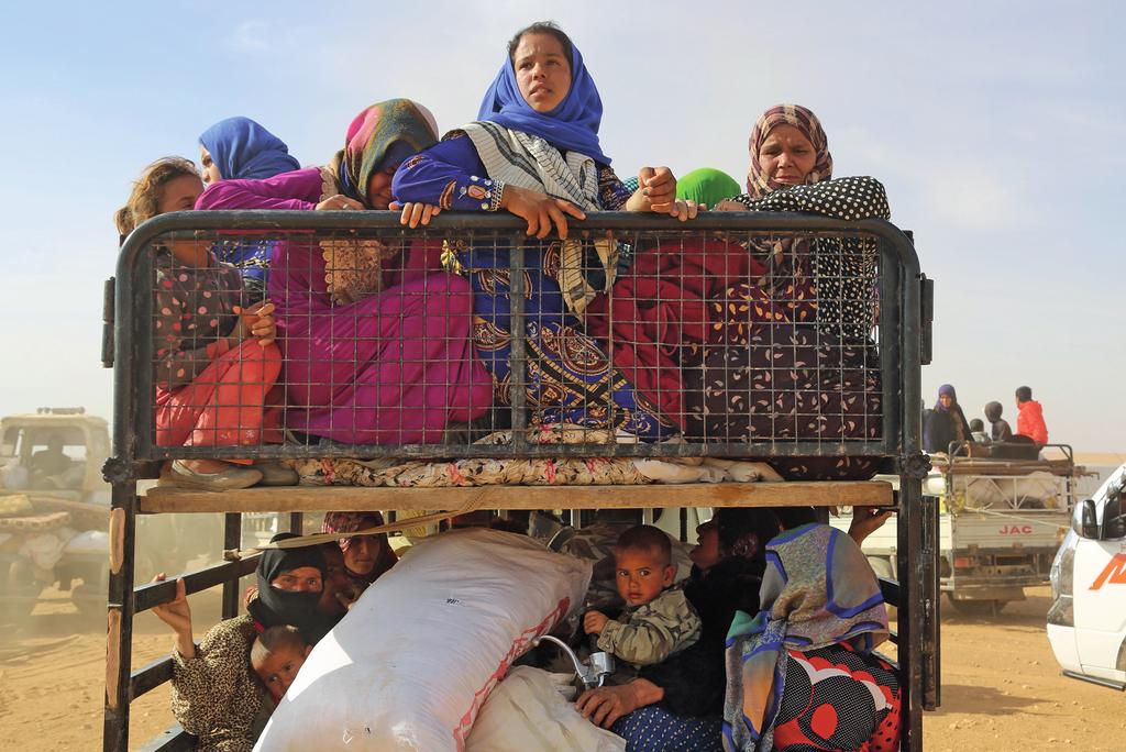 Families vluchten uit Raqqa, Syrië. 3. Antwoord op vragen over kinderen op de vlucht Hoeveel kinderen zijn er op de vlucht? Waar gaan ze naartoe?