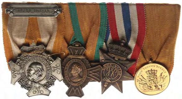 2434 2434 Spang met 4 onderscheidingen: Kruis voor Krijgsverrichtingen met gesp Atjeh 1911-14, Oorlogsherinneringskruis, Orde en Vrede en