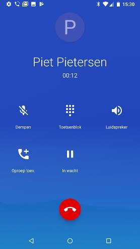 Via Oproep toev of via toetsenblok kiest u een contactpersoon. Dit is gesprek B (met dean one Finance ). Gesprek A komt in de wacht. 3.