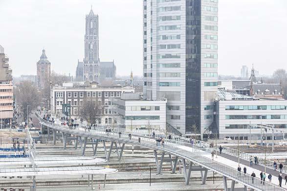 Projecten oostzijde station Tegelijkertijd met de realisatie van de Stationspleinstalling vinden er vele bouwwerkzaamheden plaats aan de oostzijde van het station.