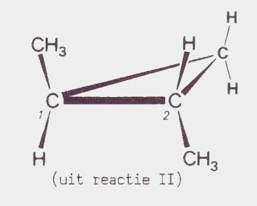In het reactiemengsel dat ontstaat als men diazomethaan laat reageren met trans-but-2-een, wordt ook cis-1,2-dimethylcyclopropaan aangetroffen.