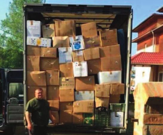 16 Verhuisdozen Zoals u op de foto kunt zien worden alle goederen voor iedere vracht netjes in stevige kartonnen dozen verpakt.