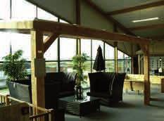 Houten terrasoverkappingen Onze houten veranda s maken wij al vele jaren zelf, en naar grote tevredenheid van onze klanten.