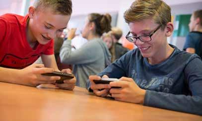 Goed contact met de ouders In de loop van het schooljaar hebben we veelvuldig contact met de ouders. Dat begint al in de eerste weken, dan nodigen we hen allemaal uit voor een kennismakingsavond.