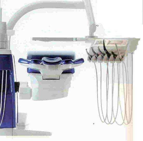 3.4.2 Tray boven de patiënt, gekoppeld aan unit De instrumententray bevindt zich aan de zijkant van een unit die is uitgerust met direct naast de patiënt afhangende slangen (zie fig. 8).