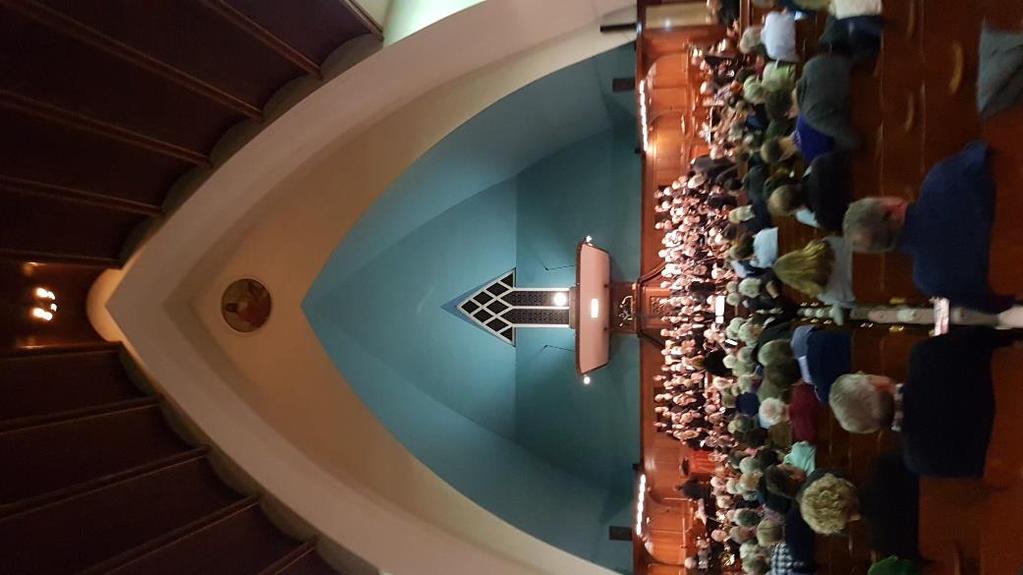 Indrukken opgedaan tijdens de generale repetitie Johan Bouwsema N a een enigszins vertraagde busrit naar Rotterdam vanwege de verkeersdrukte, arriveerden we bijtijds bij de kerk waarin het concert