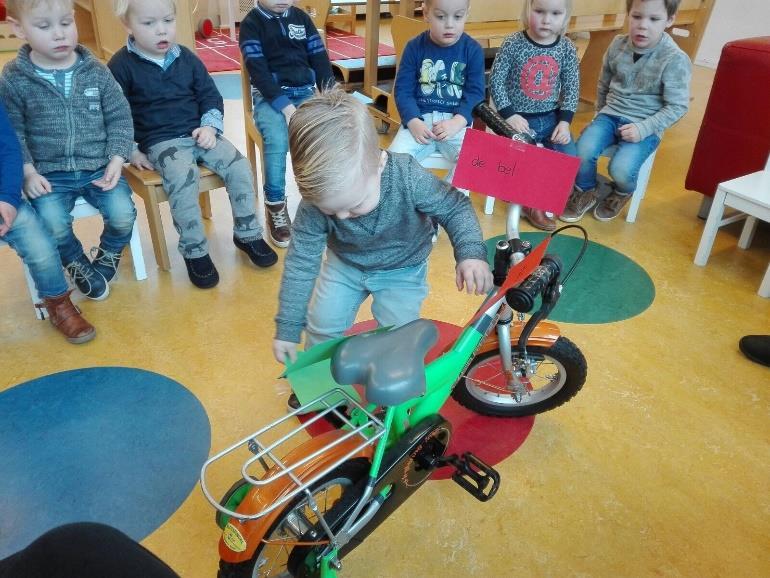 Voor de vakantie mochten de kinderen van de donderdaggroep hun fiets meenemen naar school en deze laten zien in de