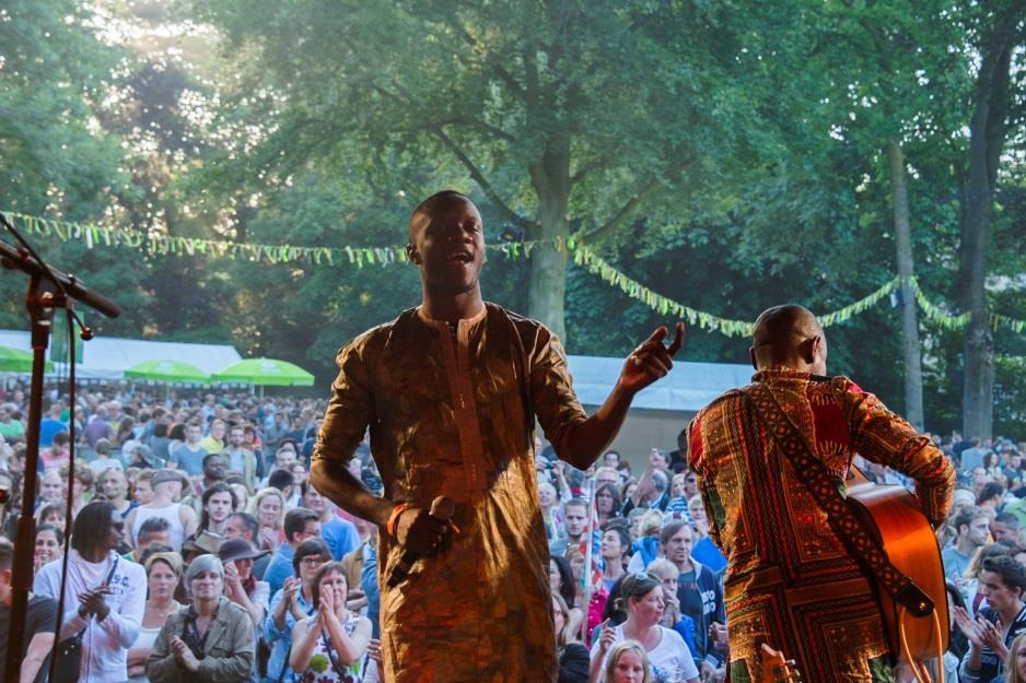 Wij garanderen je een duidelijke zichtbaarheid van jouw (bedrijfs)logo voorafgaand aan en op het festival via de sponsorformules op de volgende pagina s.