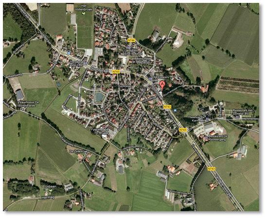2. Situering van het plangebied Het plangebied is gesitueerd aan de Zenderenseweg 5-7 (De Hondenhoek) in Zenderen. Het ligt in het buitengebied, net ten zuiden van de dorpskern van Zenderen.