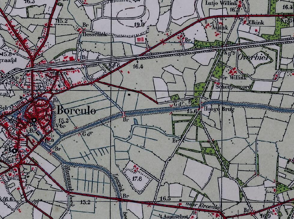 Figuur 4: Borculo in de periode 1930-1940: in de rode cirkel ligt nu, waar op deze kaart de Berkel nog stroomt. 2.3. Inrichting en voorzieningen Er zijn verschillende voorzieningen aanwezig bij het zwemwater.