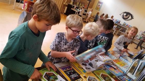 kinderen mogen als griezelig figuur verkleed naar school!