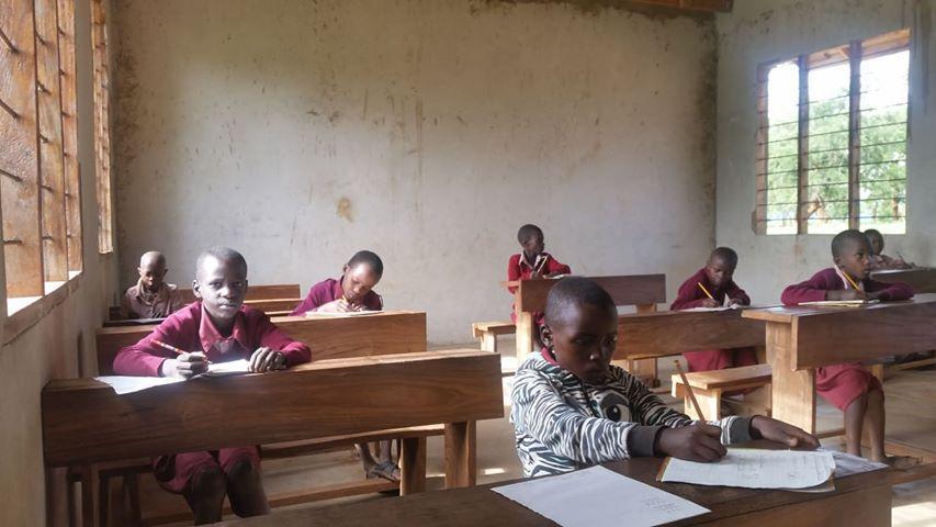 Het motto van stichting Hatua is armoedebestrijding door middel van onderwijs. Wij zijn actief in Tanzania. Het woord hatua betekent stap in het Swahili.