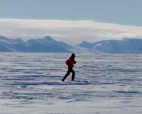 10 Figuur 8: Marathon op Antarctica Avonturiers en ultra-atleten zijn steeds op zoek naar een volgende uitdaging.