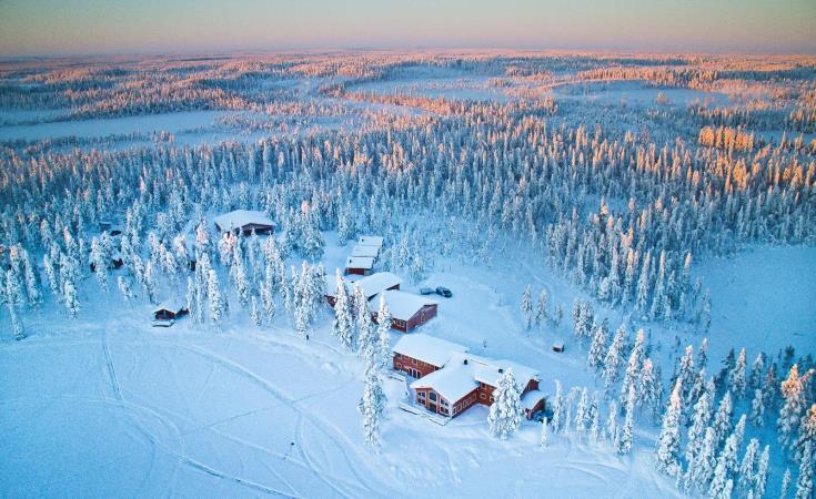Naast een provincie in Finland is het ook een uitgestrekte regio in Noord-Scandinavië die reikt van Trömso in Noorwegen tot Murmansk in West-Rusland.
