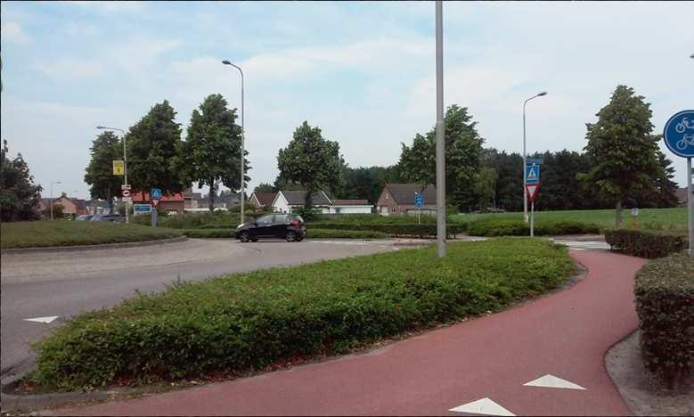 Hier vandaan rijden we over het fietspad richting St.