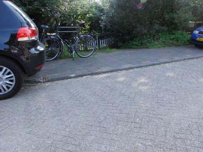 Einde Parklaan oneven nummers, verhard pad