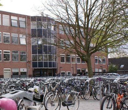 GSR ROTTERDAM Almeria-erf 8, 3067 WX Rotterdam GSR Rotterdam is met ruim 1.100 leerlingen een redelijk grote school.