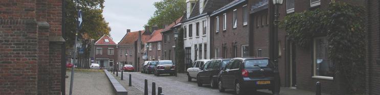 Deze wijk kenmerkt zich door de vele smalle straten waar beperkte parkeermogelijkheden aanwezig zijn. Naast de benedenstad is het parkeren in de wijken op verschillende manieren geregeld.