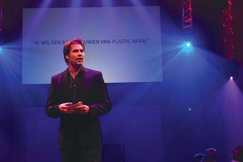 Hij vertelt over het ontstaan en de groei van Plastic Whale: van uitdaging tot een snelgroeiende social enterprise waaraan vele burgers, bedrijven en overheidsinstanties bijdragen.