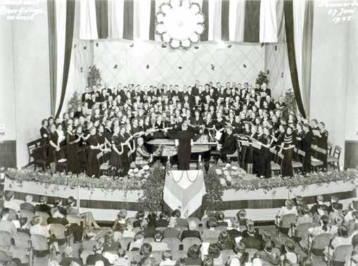 pagina 10 Friese Orgelkrant 2018 Toonkunstkoor Concordia o.l.v. George Stam. Bevrijdingsconcert 27 juni 1945 in de Harmonie. (Bron: Historisch Centrum Leeuwarden) wat.
