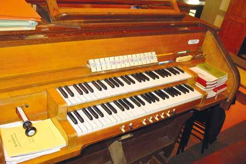 Het werd in 1846 vergroot, maar het duurde nog tot begin 1860 voor er voor het eerst een orgel werd gebruikt. (*1) In dat jaar zorgde de toenmalige minister van R.K. Eredienst, J.