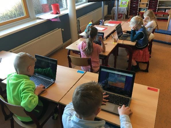 Beperken Als leerkracht kun je er ook voor kiezen om de ICT-hoeken in de klas af en toe eens dicht te doen.