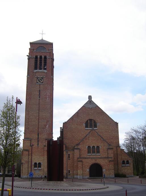 Na zijn terugkeer in België ontwierp Hoste de Onze-Lieve-Vrouwekerk in Zonnebeke, waarin onmiskenbaar de invloed van Berlage valt te herkennen, zij het sterk vereenvoudigd.