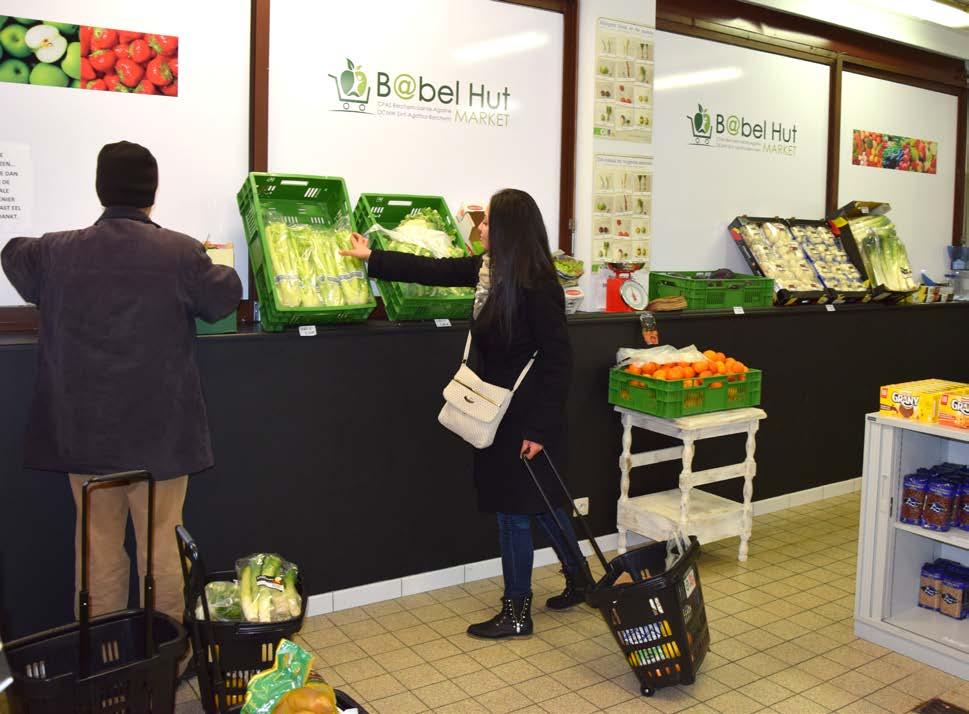 OPENING IN 2013 18 Sociale kruidenier en voedselpakketen Het doel van de sociale kruidenier B@bel Hut Market is om kansarme mensen in staat te stellen om in alle waardigheid levensnoodzakelijke