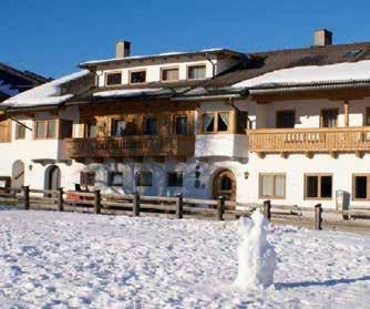 000 m pistes: 124 km blauwe, 128 km rode, 11 km zwarte dagelijks gratis skibus naar de vertrekplaats in Hopfgarten Hotel Sattlerwirt **** Ebbs is een klein, gezellig dorpje in het hart van de