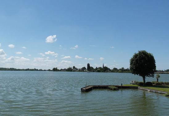 Welkom in de gemeente Nieuwkoop! sportfaciliteiten, Golfbaan Liemeer, een luxe zorginstelling en een landgoed met wandelbos.