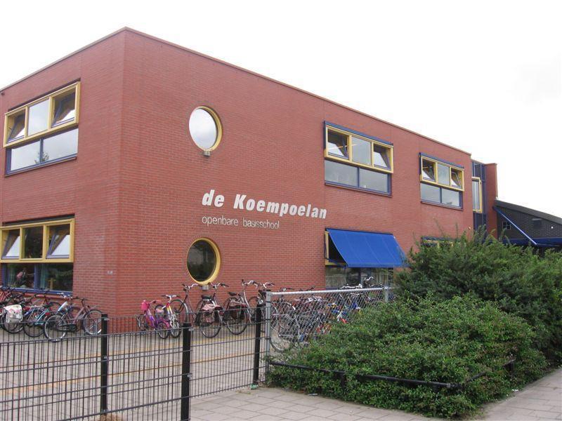 Schoolgids Deel 2 2016-2017 OBS De Koempoelan Gangeslaan 59 1448 BV