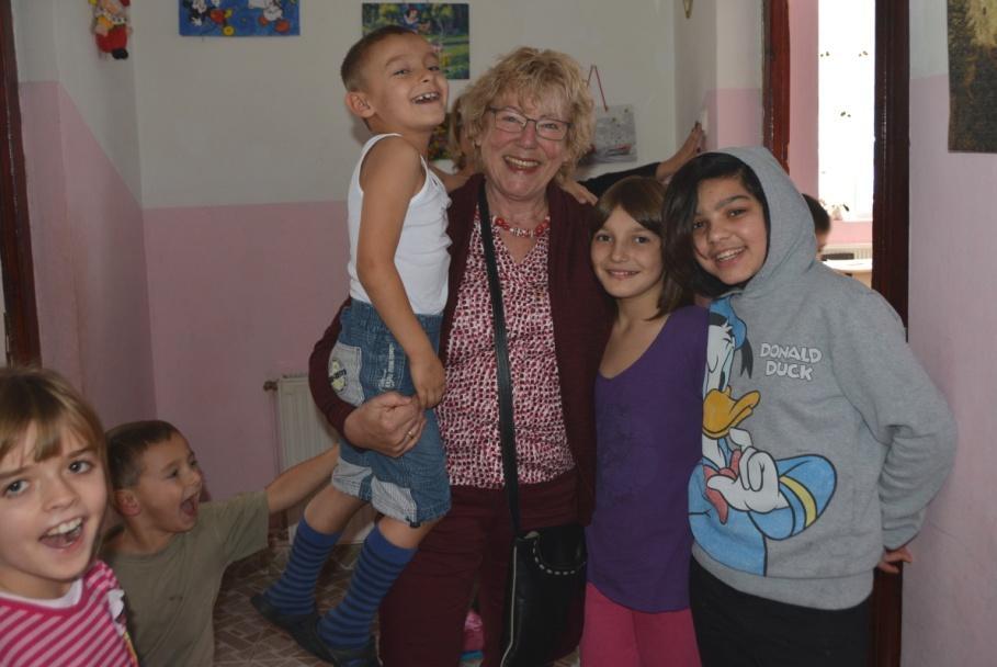 Saskia, van het Sociale Centrum in Onesti, wilde graag het kindertehuis zien dat in 2005 geopend is en door onze stichting is
